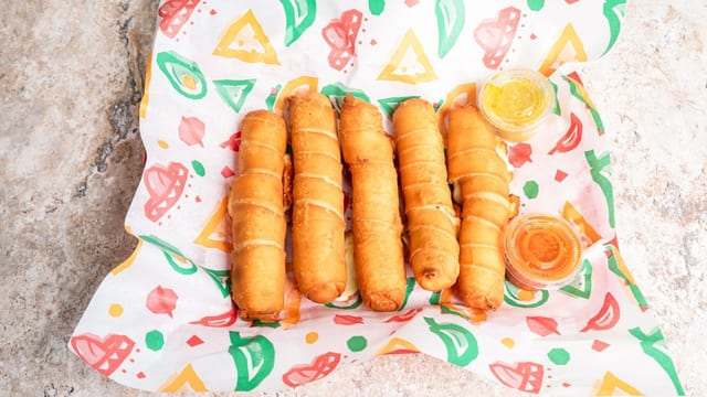 Tequeños (5 Largos) / Cheese Stick (5 Large).